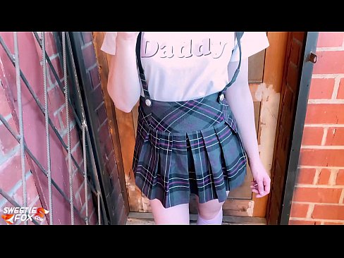 ❤️ Koolitüdruk imeb sügavalt oma riista ja kuratab klasside asemel. Pornovideo at us ❌️