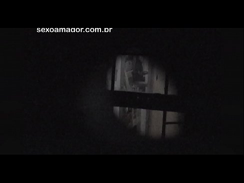 ❤️ Blondiin saab salaja videolevi naabruskonna voyeuri poolt peidetud õõnsate telliskivide taha peidetud Pornovideo at us ❌️